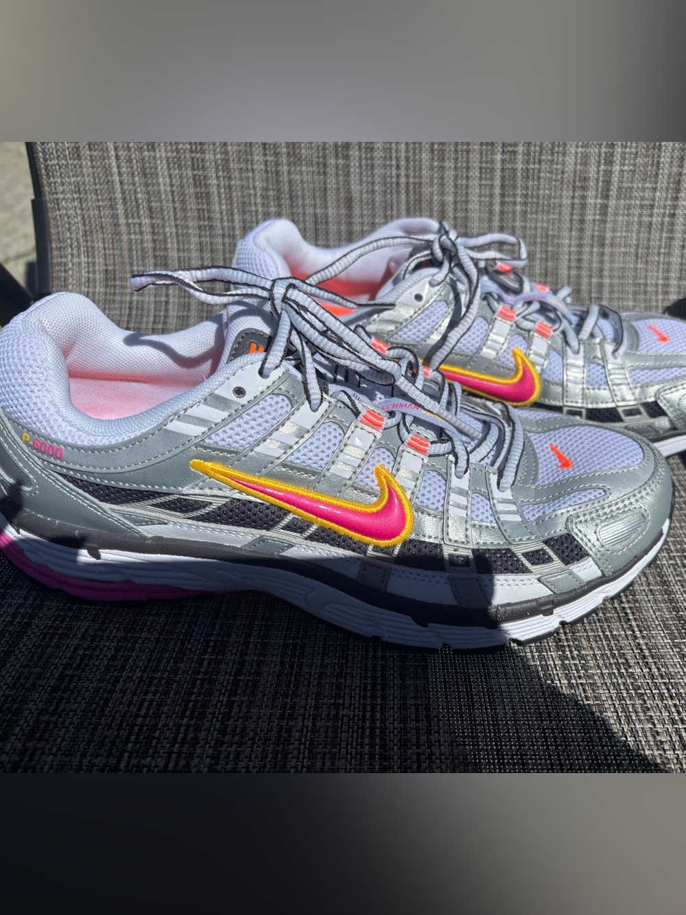 Women’s Nike P-6000 Sneakers in Laser Fuchsia -Size 9 - Picture 3 of 8